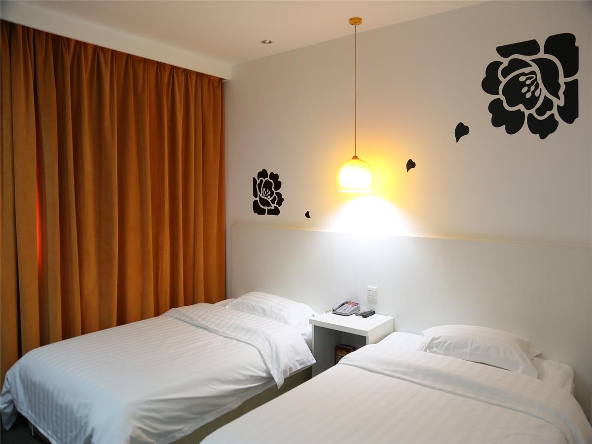 V8 Hotel Xicun Subway Branch Canton Esterno foto