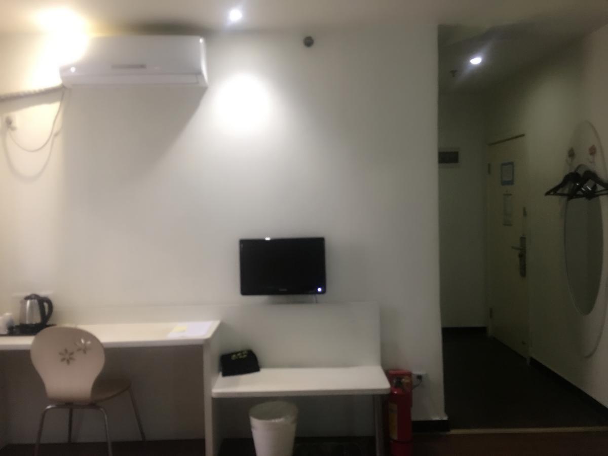 V8 Hotel Xicun Subway Branch Canton Esterno foto